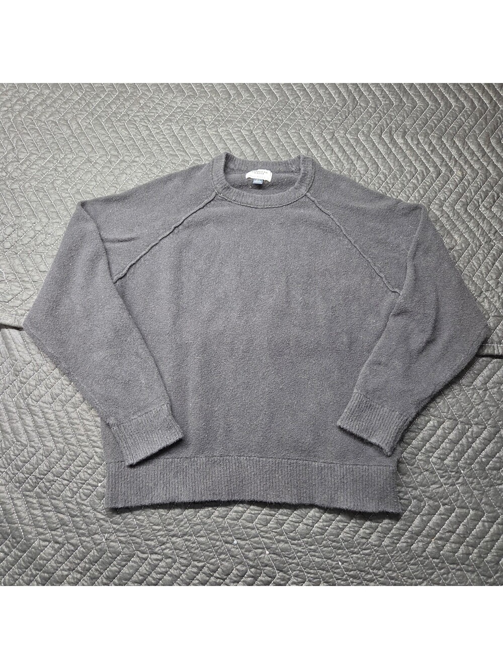 American Eagle Mens Large Black Exposed Seam Crewneck Sweater Pullover L